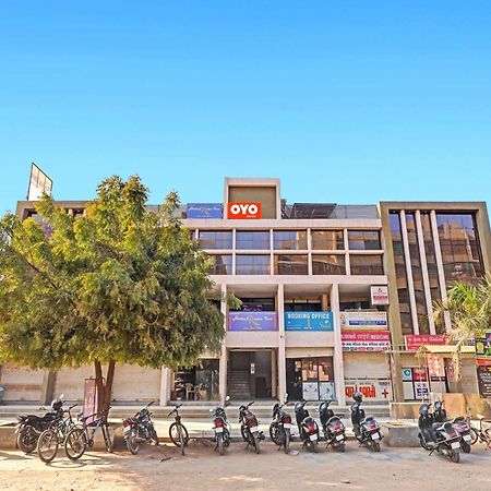 Fabhotel Relax Гандинагар Экстерьер фото